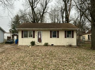 314 Pershing Ave, Wood River, IL 62095
