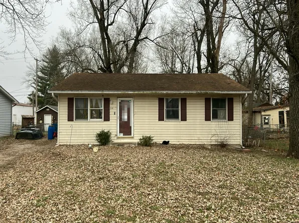 314 Pershing Ave, Wood River, IL 62095