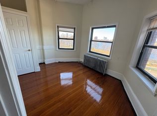41 Bay State Rd APT 4F, Boston, MA 02215