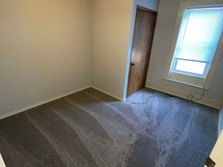 603 1st St SW #1-RHS — Photo 3