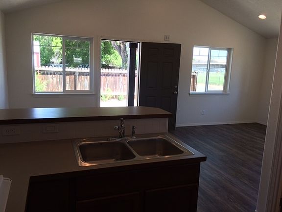 3rd image of 1272-1274 SW 15th St #1B-1BA-660SQFT