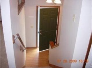 313 Fawn Valley Ct, Lansing, KS 66043