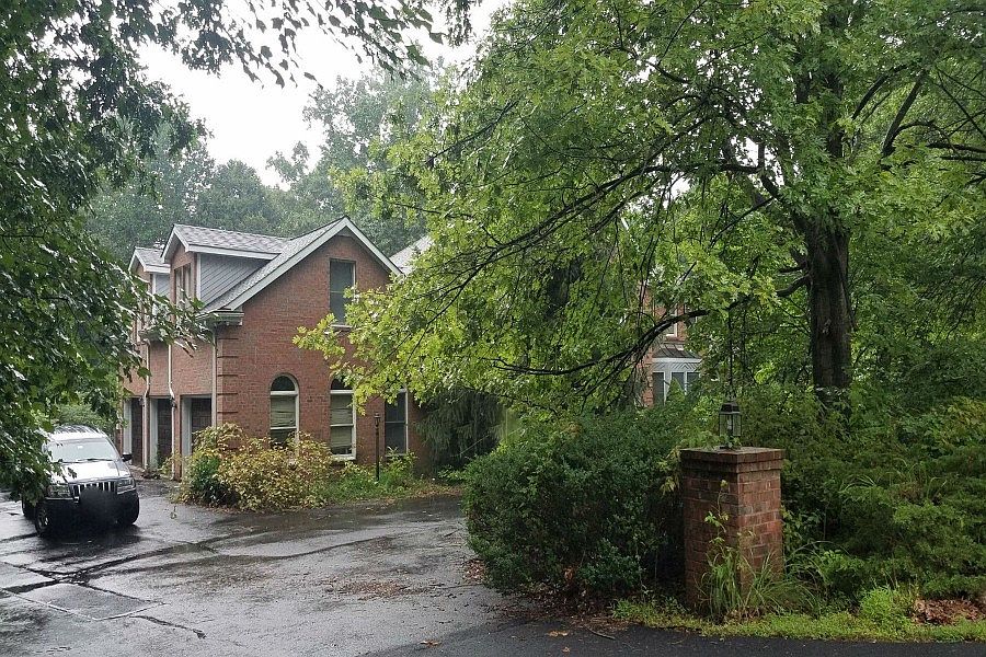 1st image of 12840 Dunvegan Dr