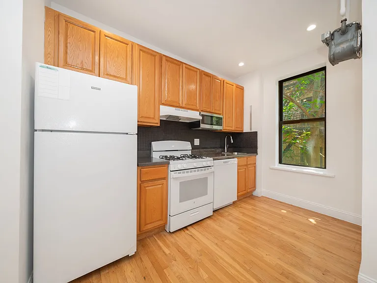 530 W 157th St #4E — Photo 8