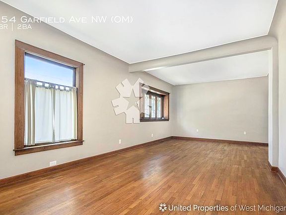 5th image of 754 Garfield Ave NW