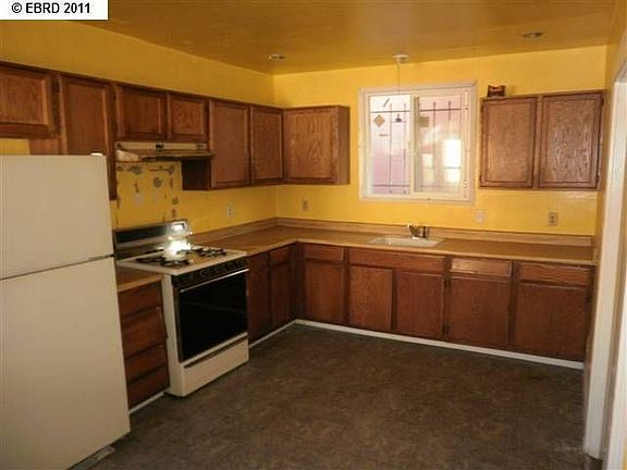 5th image of 20798 Grove Park Pl #9