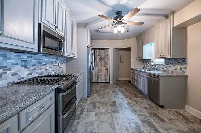 3301 Howard Ave — Photo 12