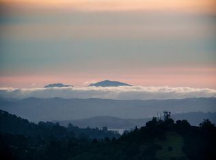 27 Ridge Rd, Fairfax, CA 94930