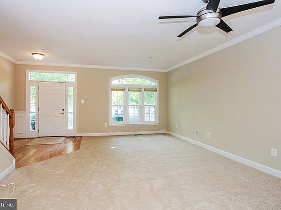 5th image of 602 Garden View Sq