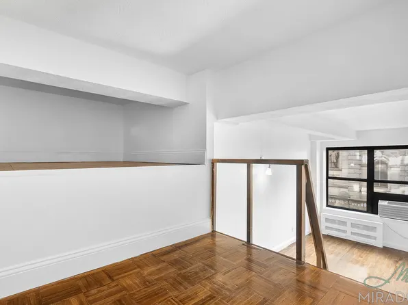 43 West 16th Street image 7 of 14