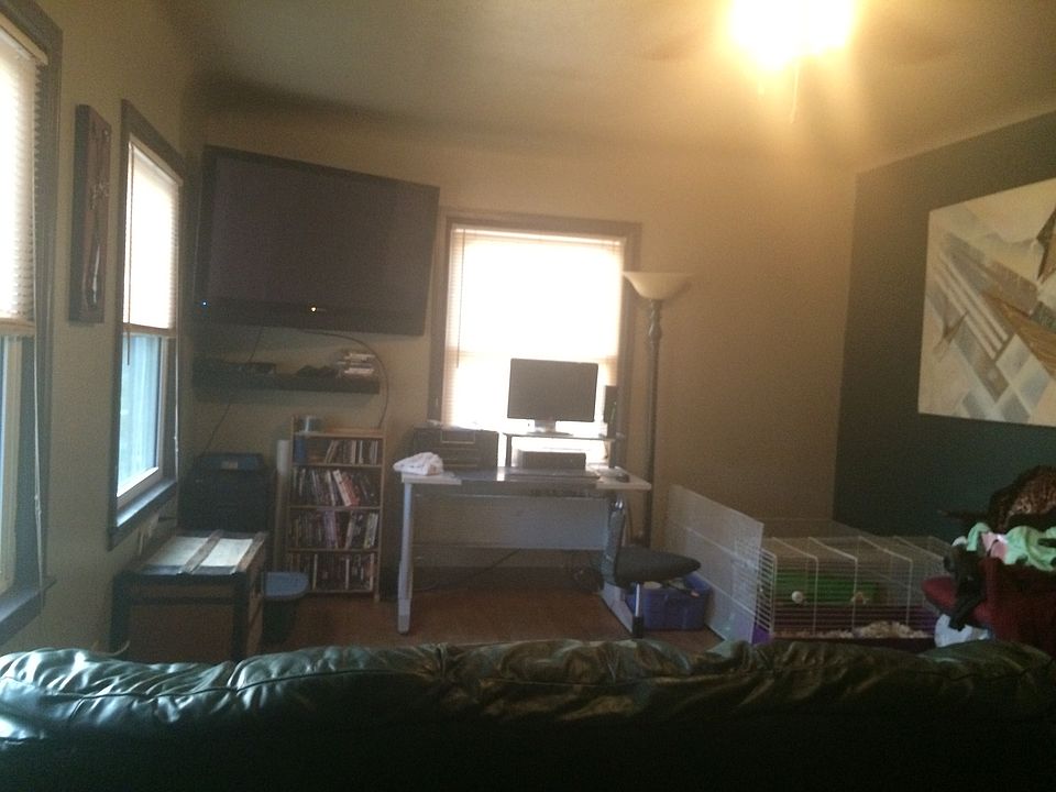 2nd image of 300 37th St NE