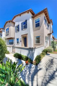 1138 Delpy View Pt, Vista, CA, 92084