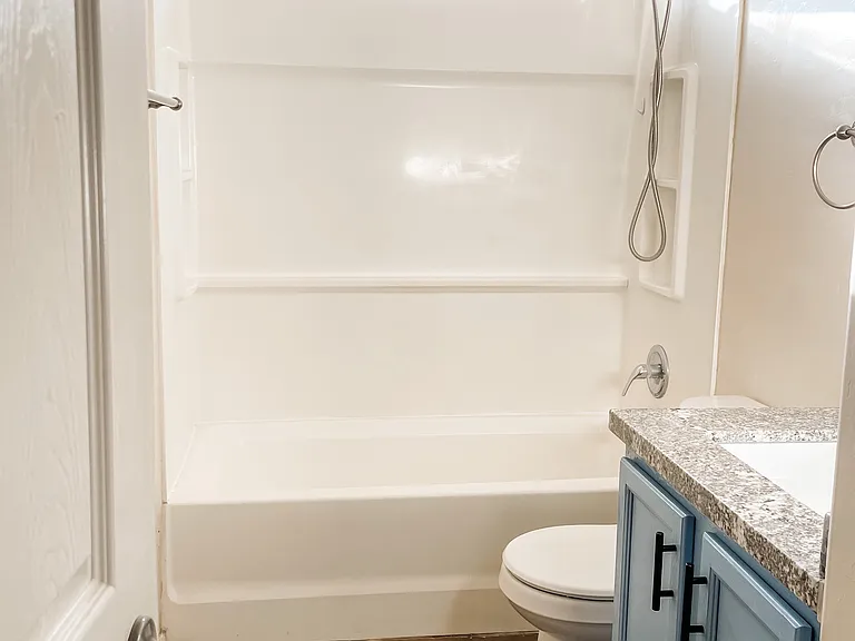 1231 E Allen Rd #2 — Photo 3