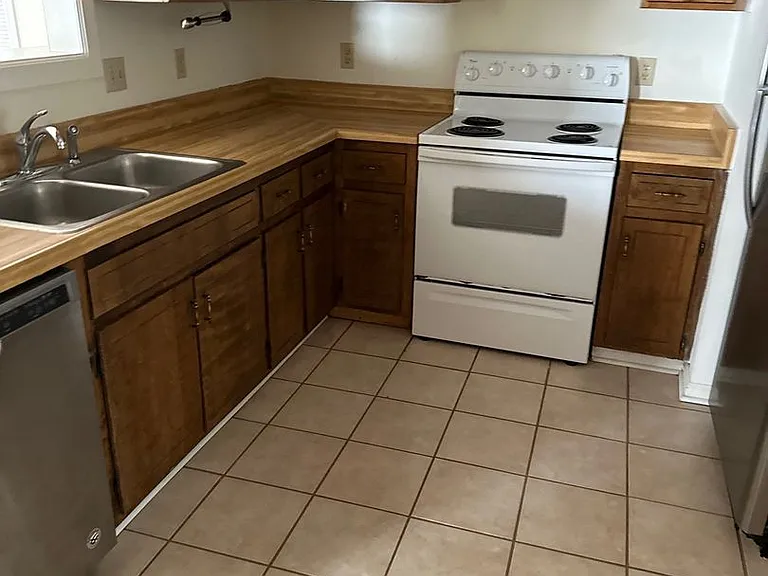 3242 Varnell Dr — Photo 4