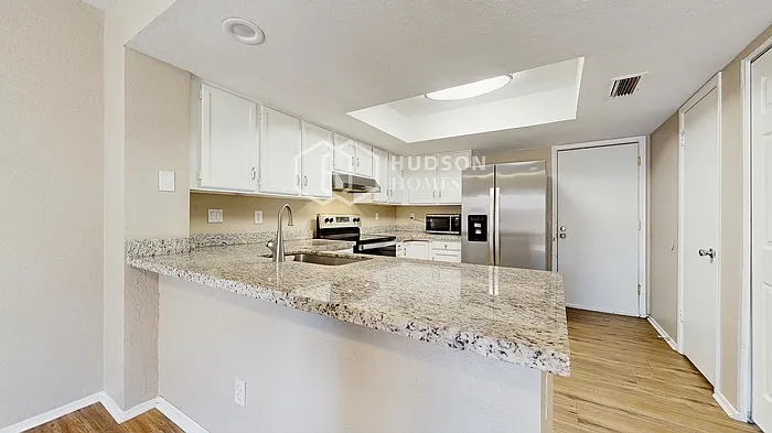 441 E Taro Ln — Photo 8