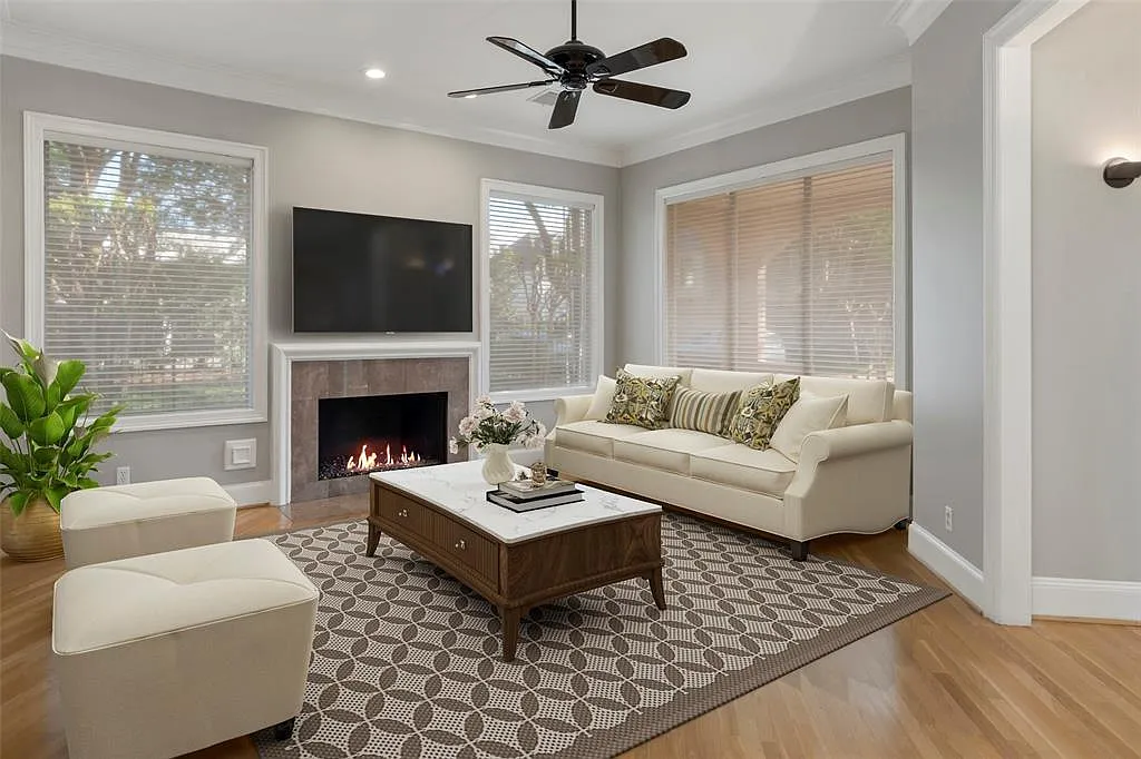 3 bed, 3.5 bath, 2350 sqft, $6,200 — Photo 4