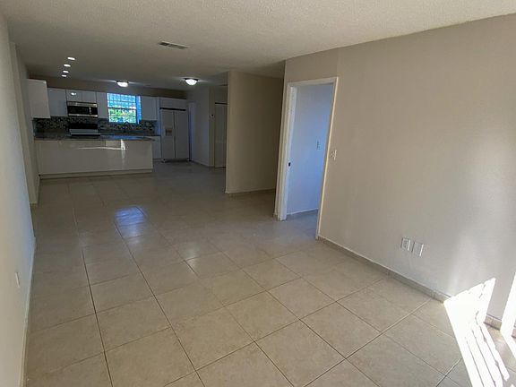3rd image of 550 E 23rd St Floor 2