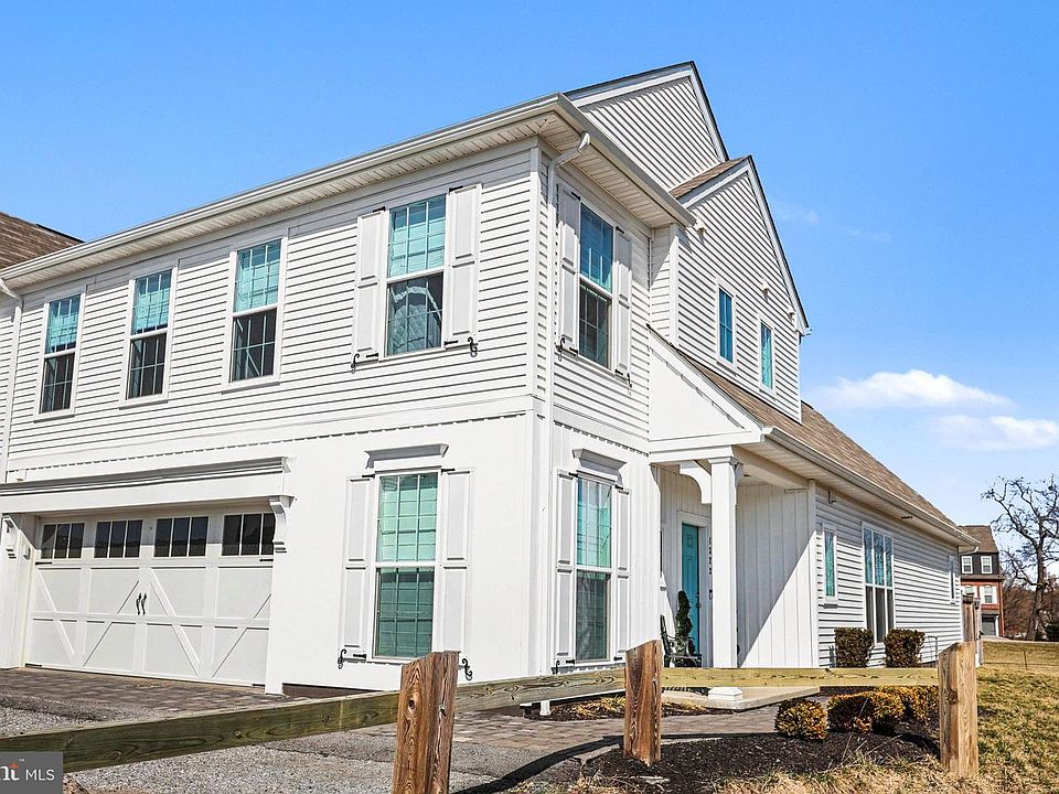 1st image of 1323 Arlington Way