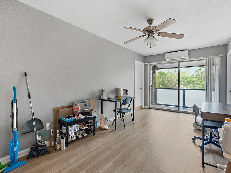 2910 Medical Arts St #106 — Photo 11