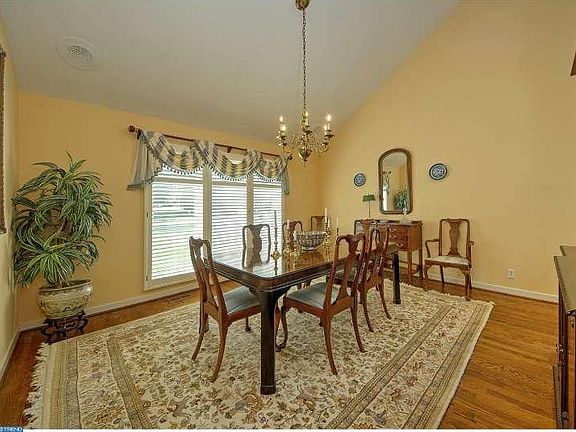 5th image of 122 Bellant Cir