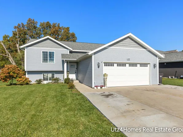 1559 Chapel St SW, Wyoming, MI 49509