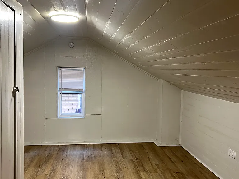 427 Ormsby Ave — Photo 12