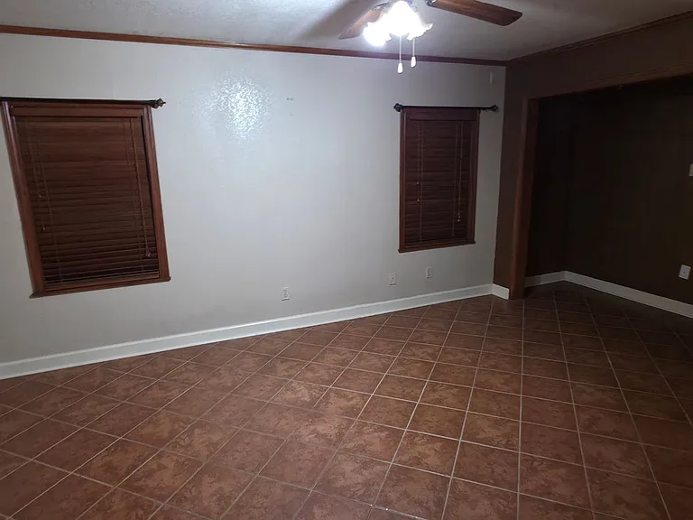 3321 Avenue M — Photo 13