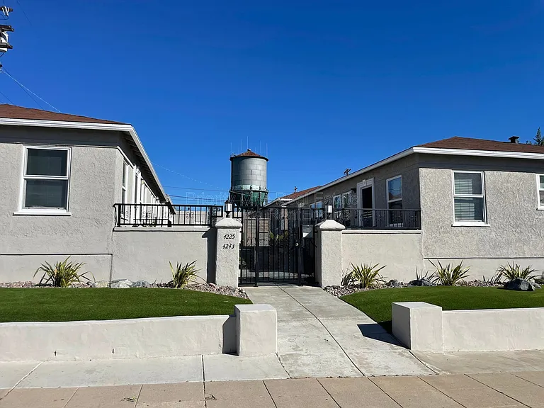 4243 Hamilton St — Photo 16