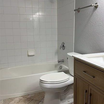 5th image of 1989 Hunting Lake Ct APT 303