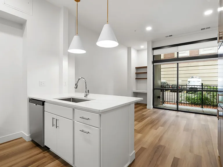 Rivergate Apartments — Photo 46
