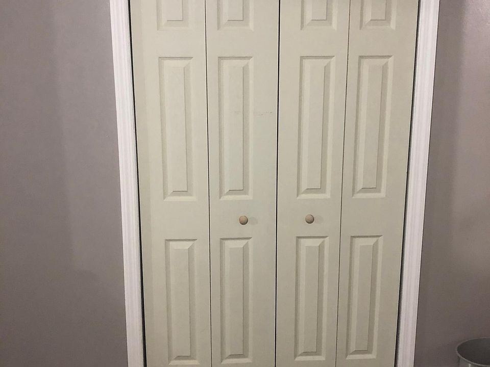 1st image of 123 Evergreen Ave #123