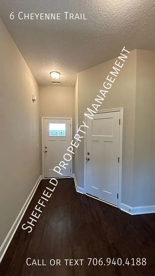 Available Now! 4-Bedroom Home- Fort Mitchell — Photo 2