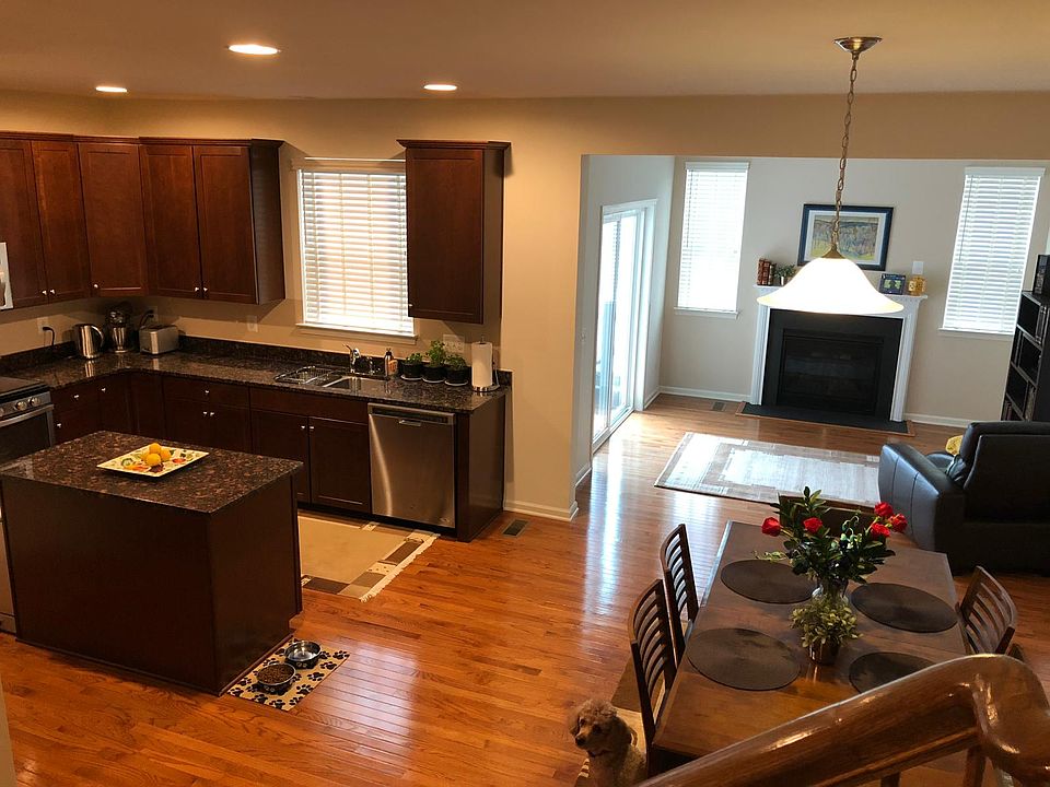 1st image of 21 Flint Ct