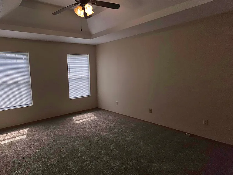 1066 S Missouri Ave — Photo 7
