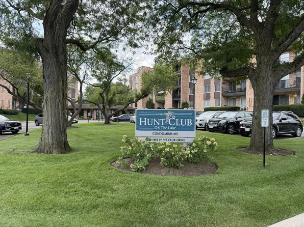 1101 S Hunt Club Dr APT 214, Mount Prospect, IL 60056