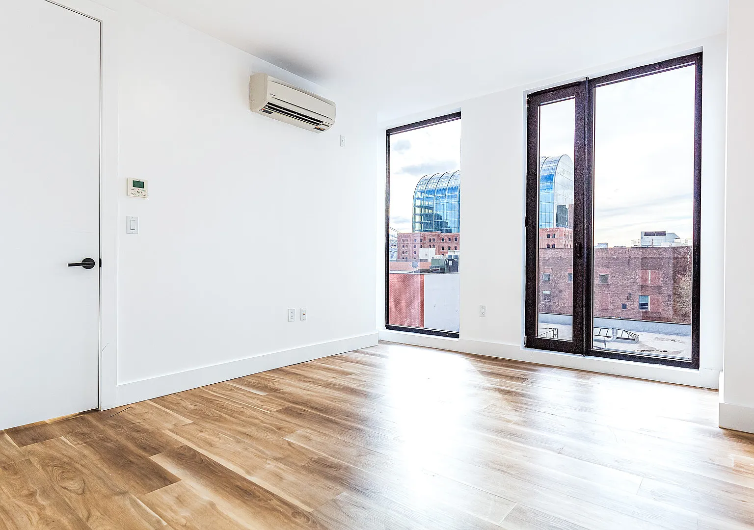303 Wythe Avenue — Photo 3