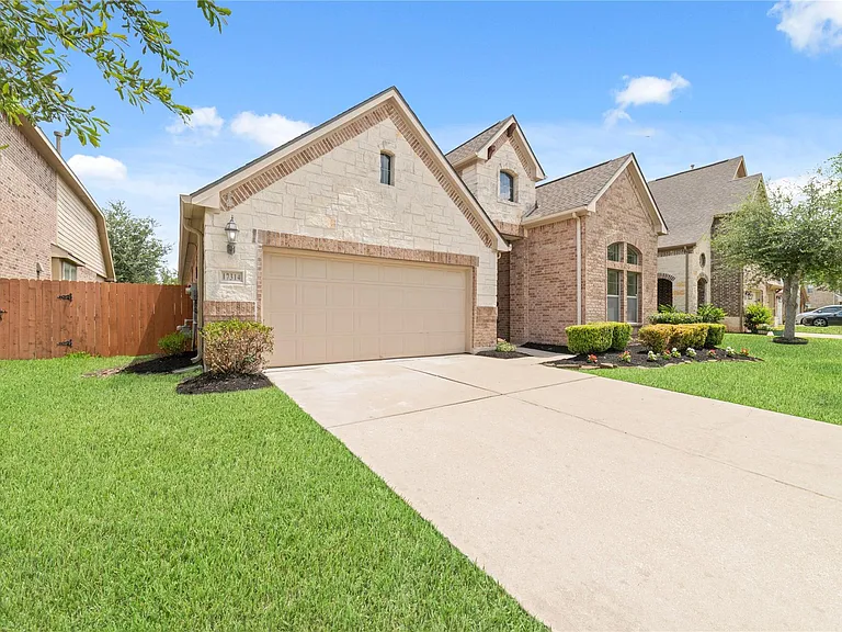 17314 Aldenwilds Ln — Photo 3
