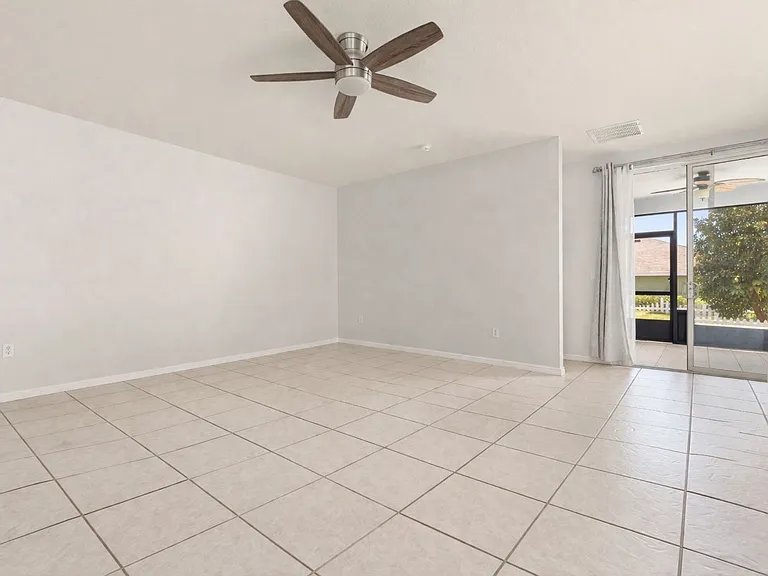 6018 Fallglow Ln — Photo 1