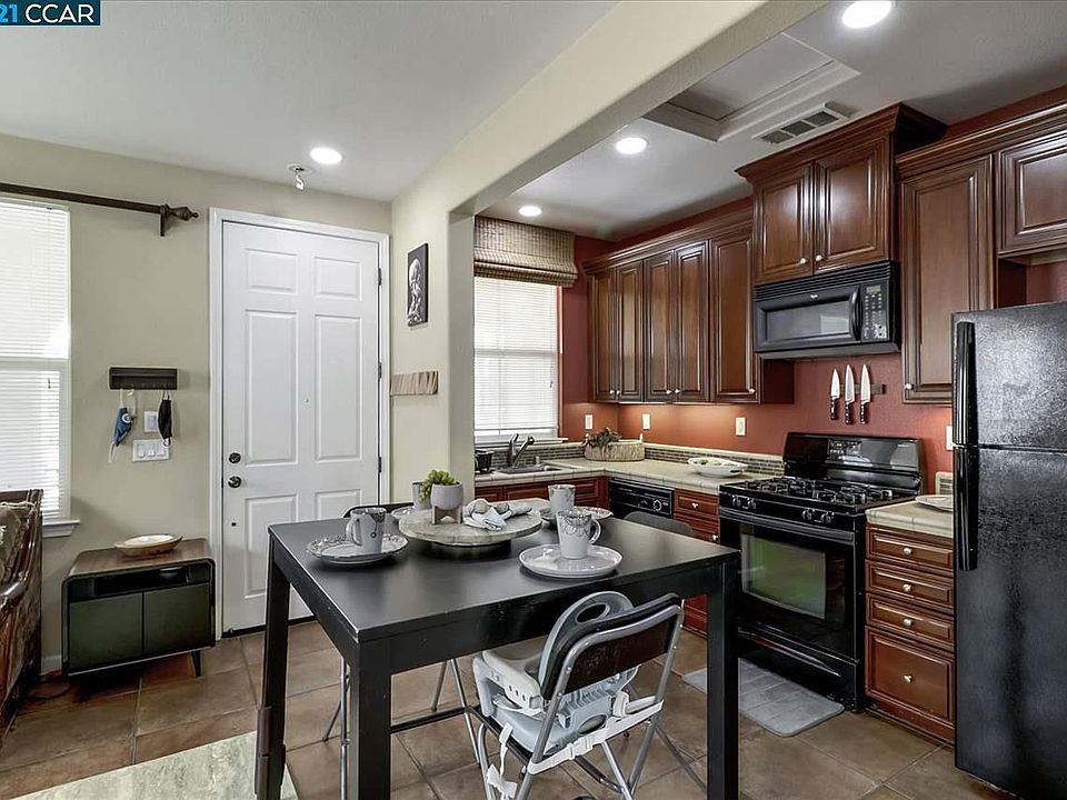 1st image of 494 W Fauna Ave