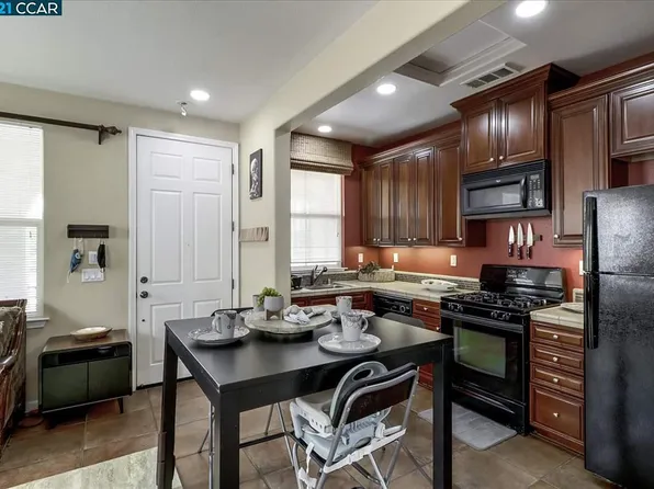 494 W Fauna Ave, Mountain House, CA 95391