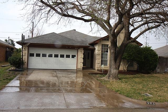 1st image of 903 Packard Dr