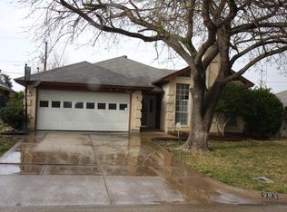 903 Packard Dr, Arlington, TX 76001