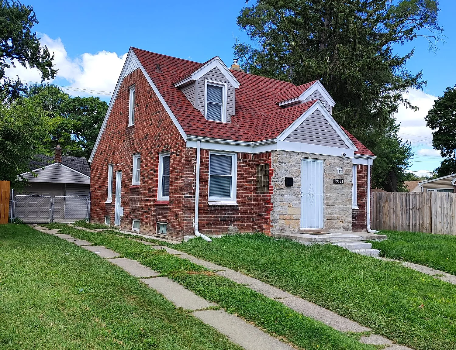 3 bed, 1022 sqft, $1,525 — Photo 1