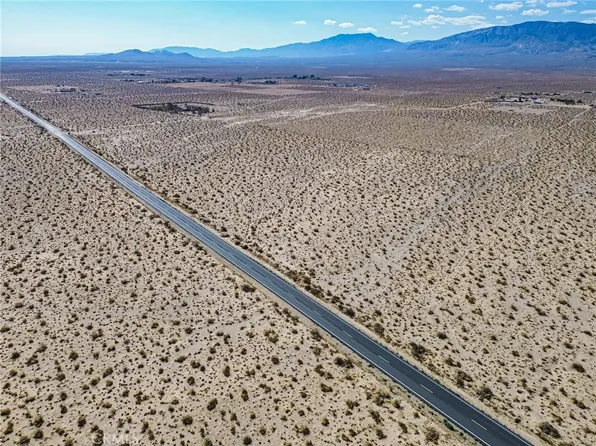 37898 Old Woman Springs Rd, Lucerne Valley, CA 92356