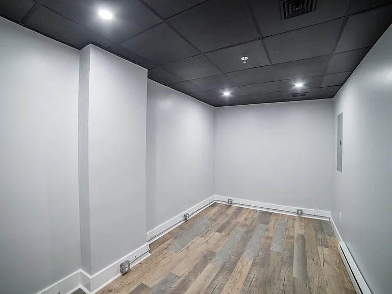 22 State St #2 — Photo 12