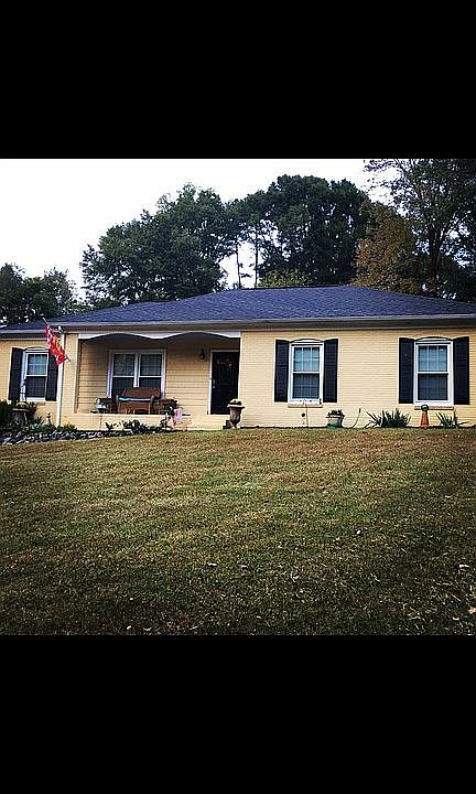 1st image of 300 Greenwood Pl