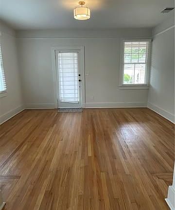 3rd image of 624 Fern St