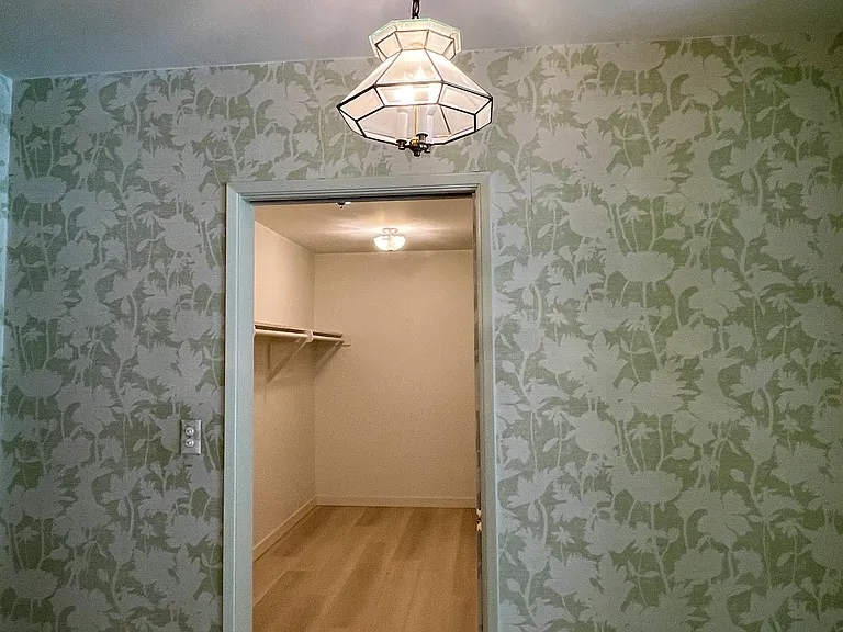 16641 Park Lane Cir — Photo 19