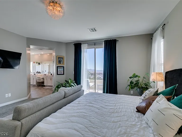 8160 Skye Desert Dr — Photo 38