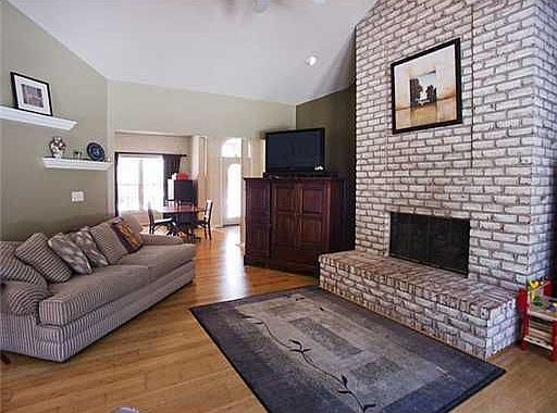 4th image of 4985 Hidden Brook Ct